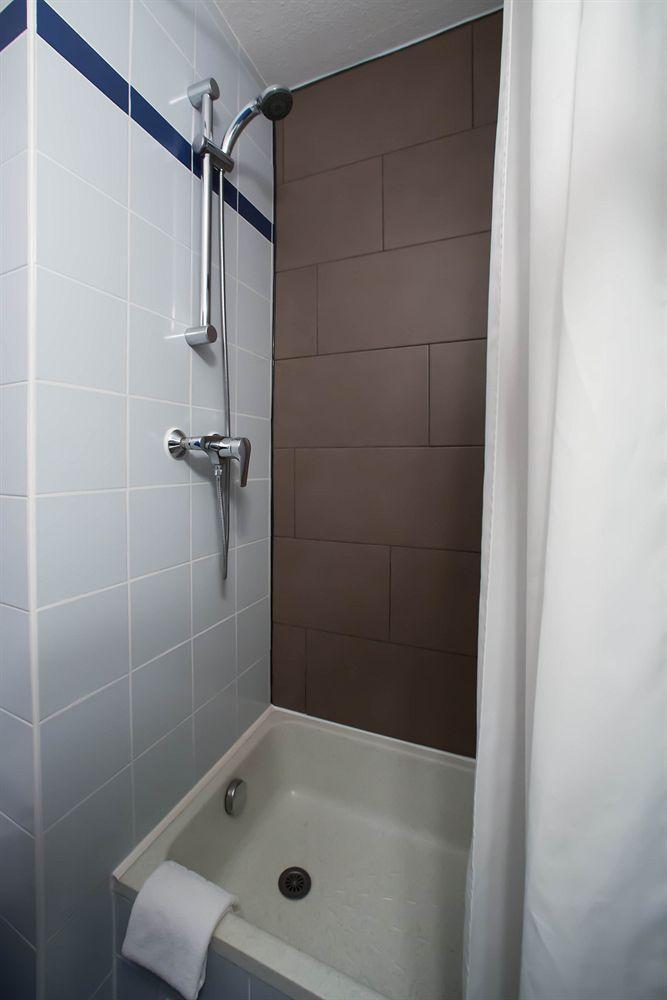 Le 2 By Hotel Akena - Nantes Beaujoire, Porte De Sainte Luce Exterior photo